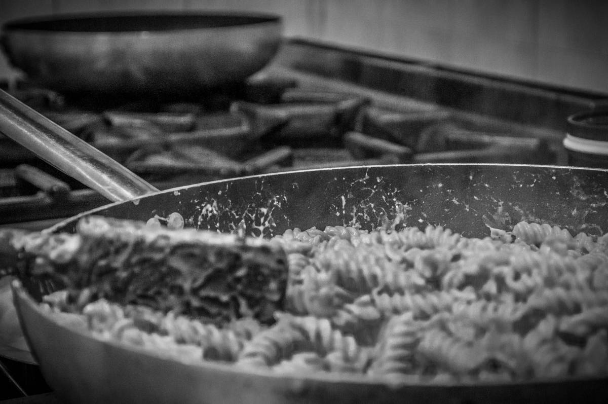 NON DI SOLO PANE | Refettorio Benefico Magenta